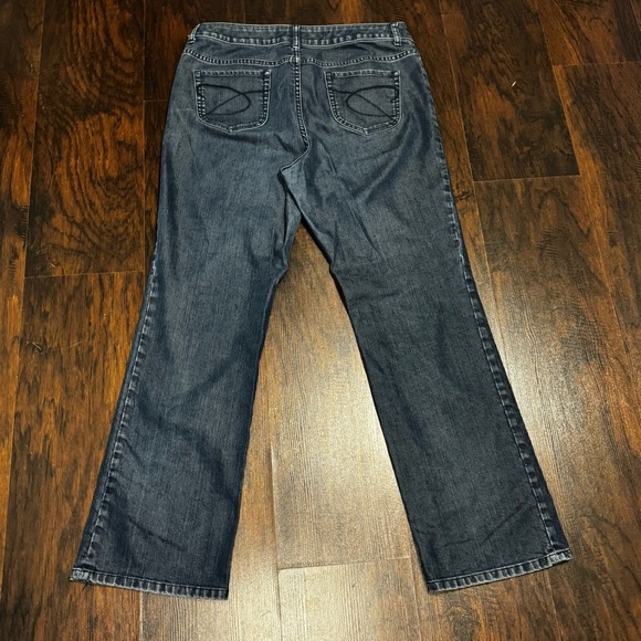 Chico's Platinum Denim Blue High Rise Flare Jeans 2.5 (14) EUC - Picture 10 of 11